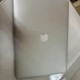 Ноутбук MacBook