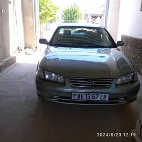 Toyota Camry 2001