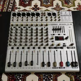 behringer UB1222FX-pro