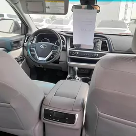 Toyota Highlander 2019