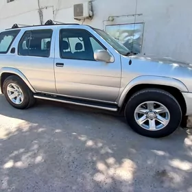 Nissan Pathfinder 2001