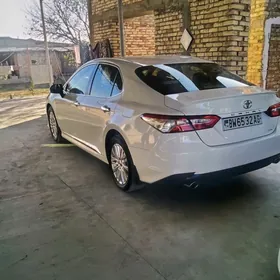 Toyota Camry 2018