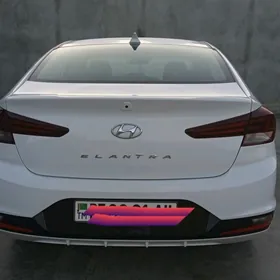 Hyundai Elantra 2020