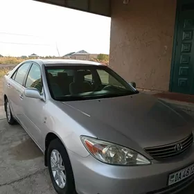 Toyota Camry 2004