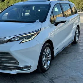 Toyota Sienna 2021