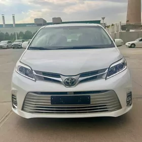 Toyota Sienna 2019