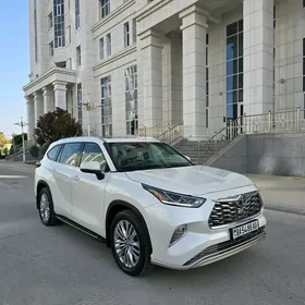 Toyota Highlander 2021