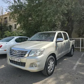 Toyota Hilux 2014