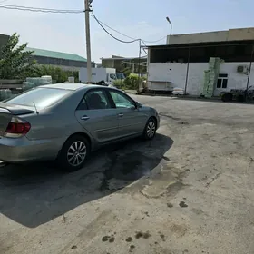 Toyota Camry 2004