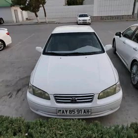 Toyota Camry 2001