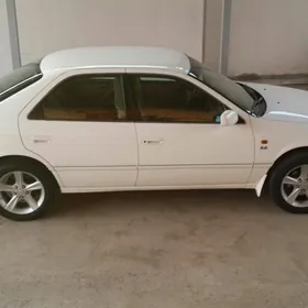 Toyota Camry 2001