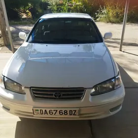 Toyota Camry 2001