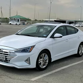 Hyundai Elantra 2019