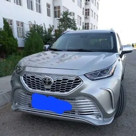 Toyota Highlander 2022