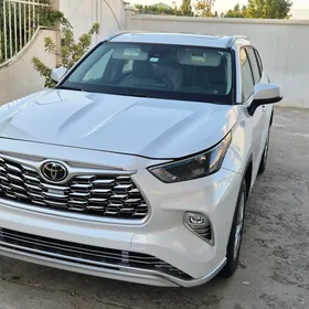 Toyota Highlander 2022