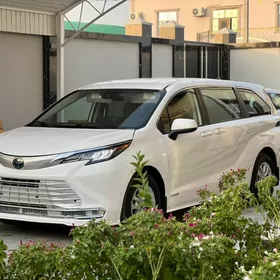 Toyota Sienna 2022