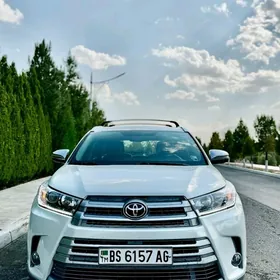 Toyota Highlander 2016