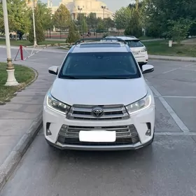 Toyota Highlander 2018