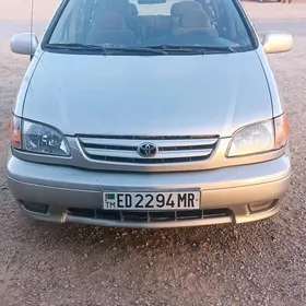 Toyota Sienna 2001