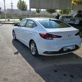 Hyundai Elantra 2020