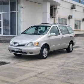 Toyota Sienna 2002