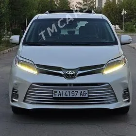 Toyota Sienna 2018