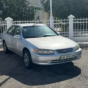 Toyota Camry 2001