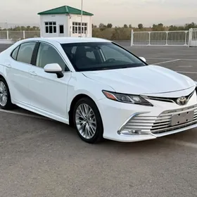 Toyota Camry 2020