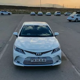 Toyota Camry 2018