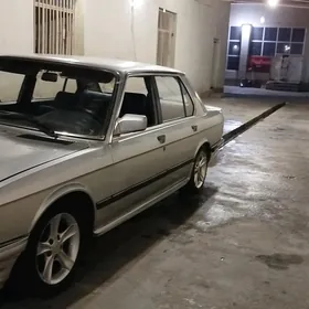 BMW 525 1986