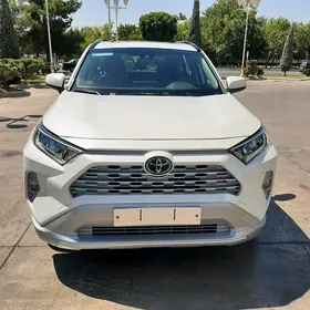 Toyota RAV4 2021