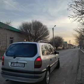 Opel Zafira 2002