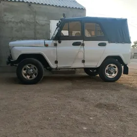 UAZ 469 2001