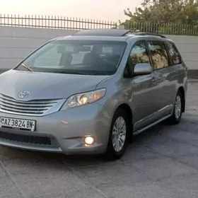 Toyota Sienna 2016