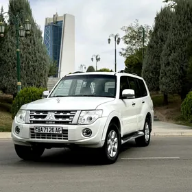 Mitsubishi Pajero 2014