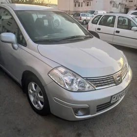 Nissan Versa 2012