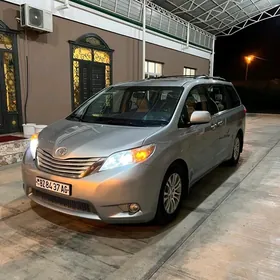 Toyota Sienna 2015