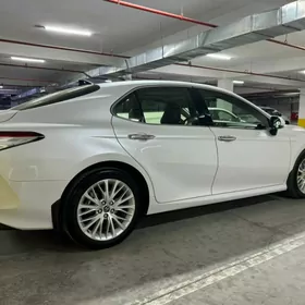 Toyota Camry 2018