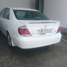 Toyota Camry 2004