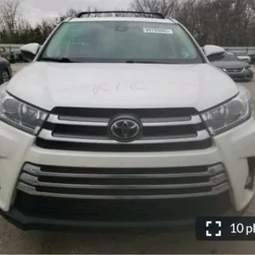 Toyota Highlander 2019