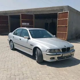 BMW E39 2000