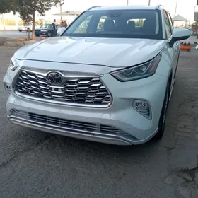 Toyota Highlander 2020