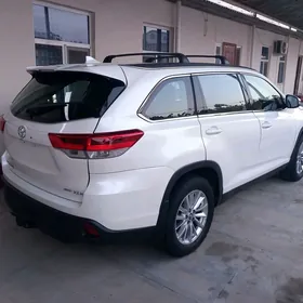 Toyota Highlander 2019