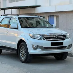 Toyota Fortuner 2013