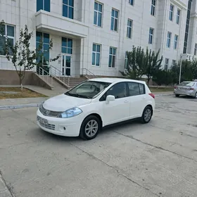 Nissan Versa 2008