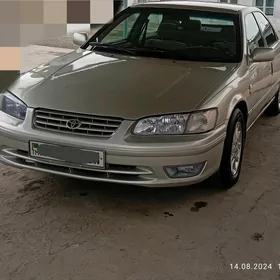 Toyota Camry 2000