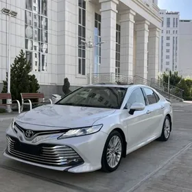 Toyota Camry 2020