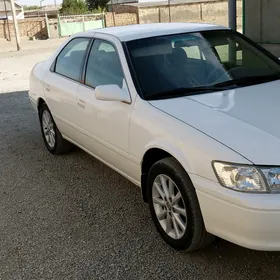 Toyota Camry 2000