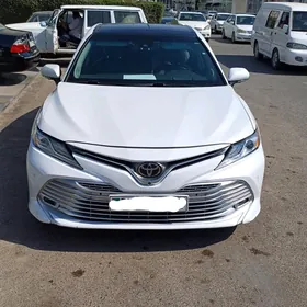 Toyota Camry 2018