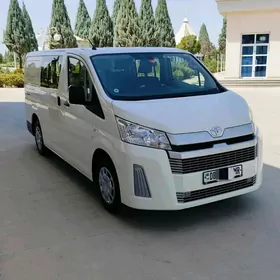 Toyota Hiace 2023